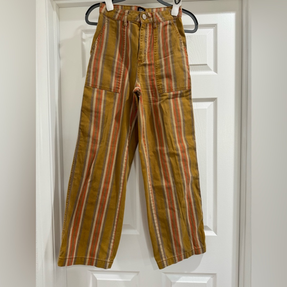 BDG URBAN OUTFITTERS JEANS